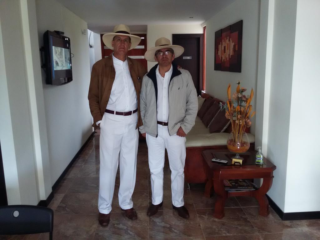 Hotel Las Mercedes Airport-Quito Tababela Eksteriør billede
