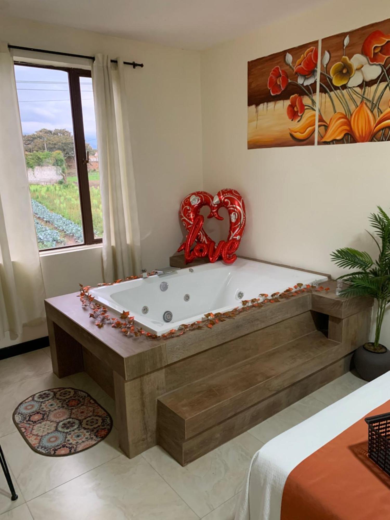 Hotel Las Mercedes Airport-Quito Tababela Eksteriør billede