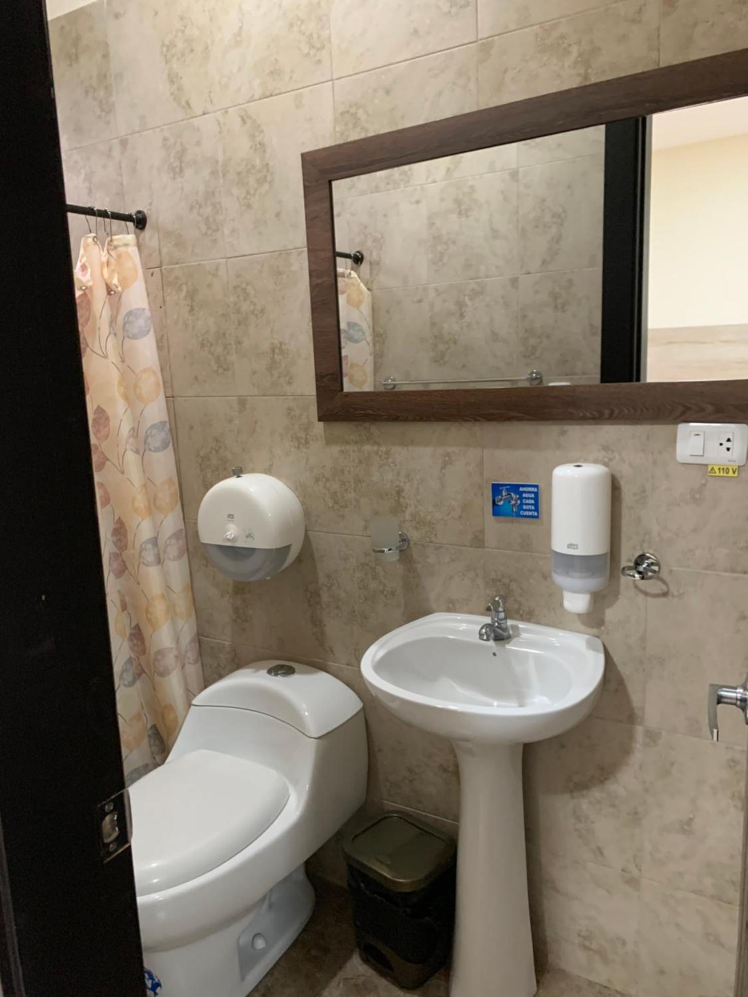 Hotel Las Mercedes Airport-Quito Tababela Eksteriør billede