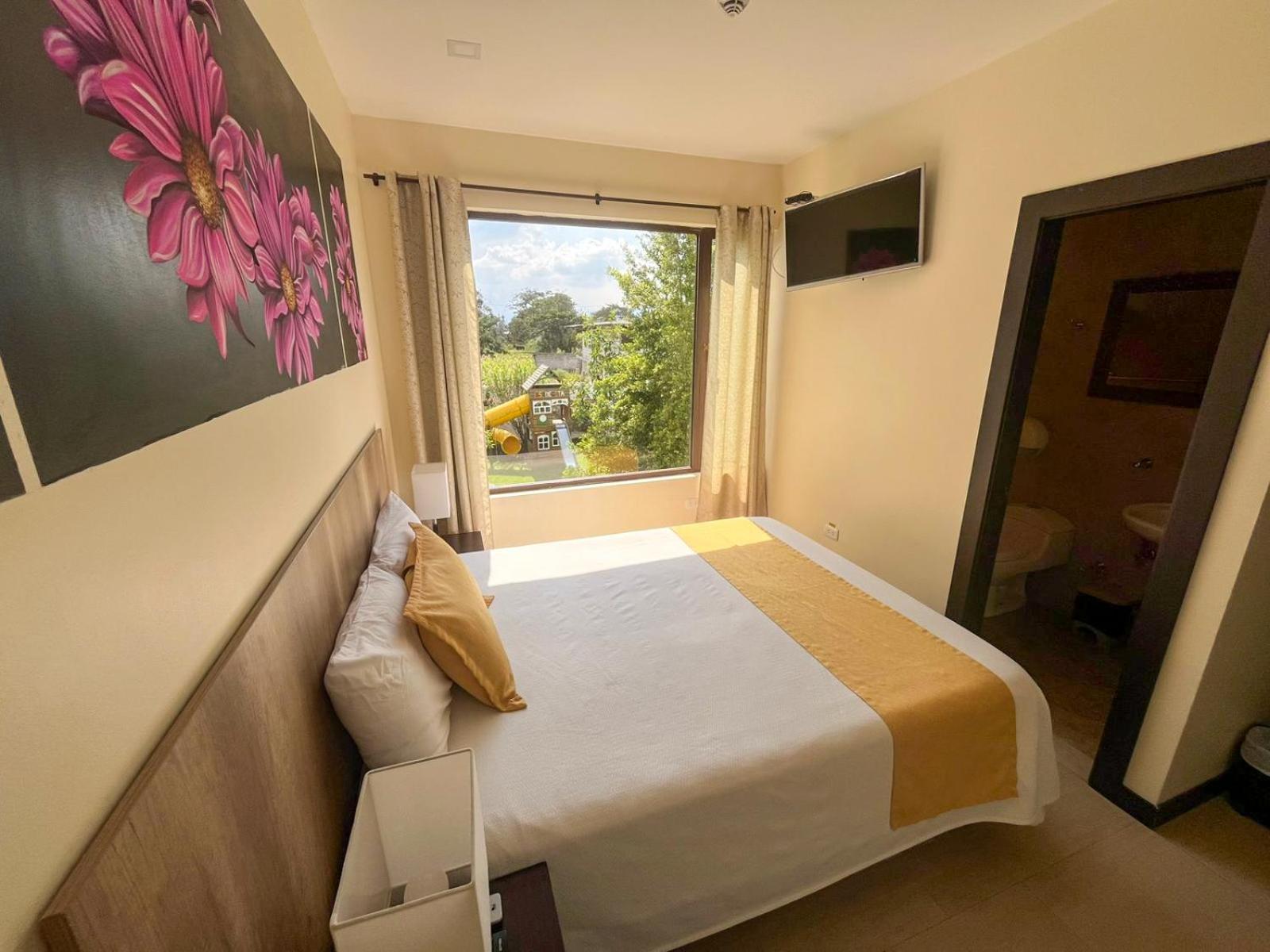 Hotel Las Mercedes Airport-Quito Tababela Eksteriør billede