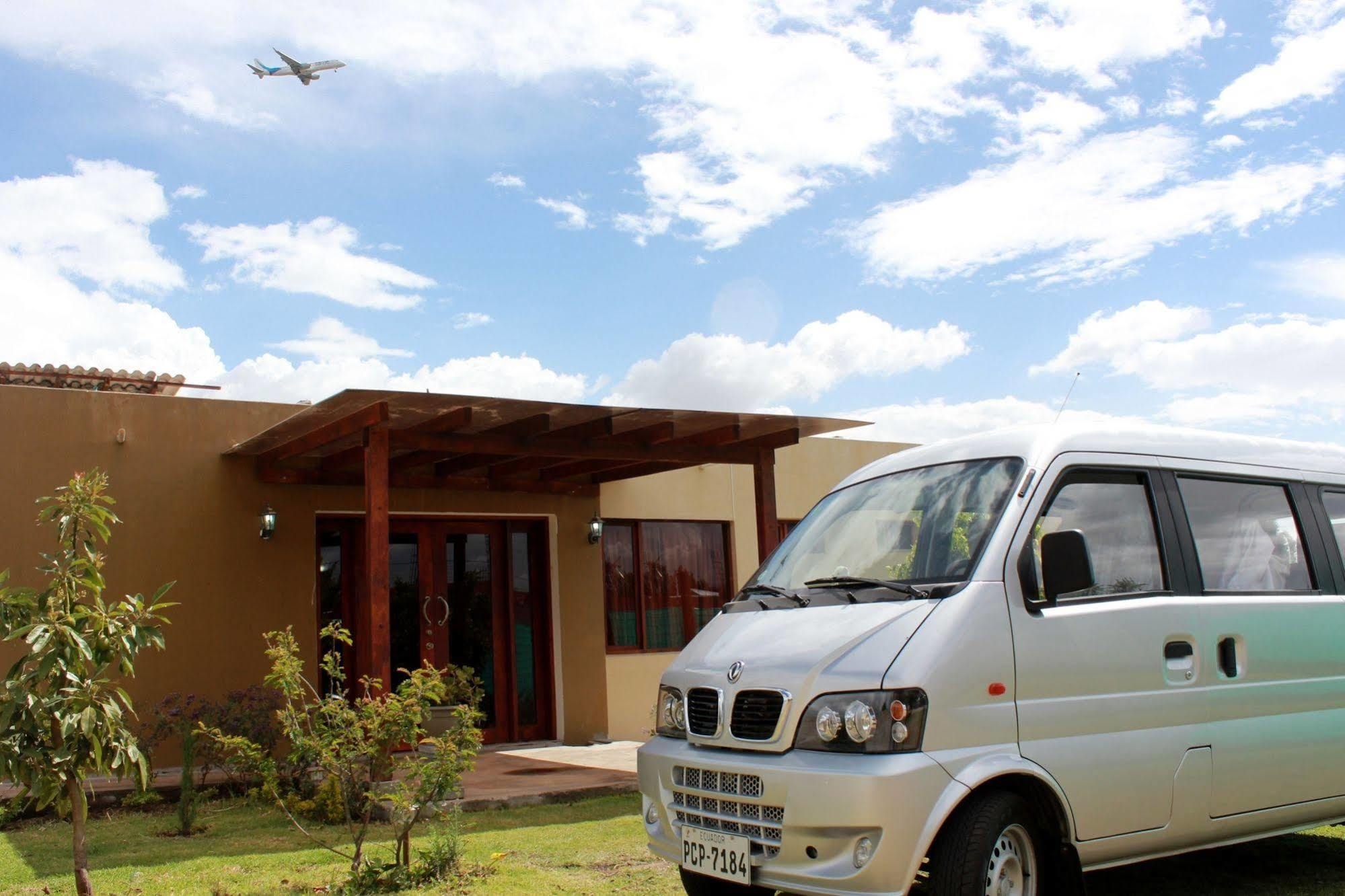 Hotel Las Mercedes Airport-Quito Tababela Eksteriør billede