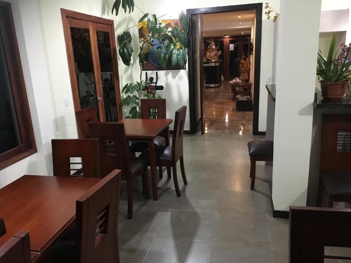 Hotel Las Mercedes Airport-Quito Tababela Eksteriør billede