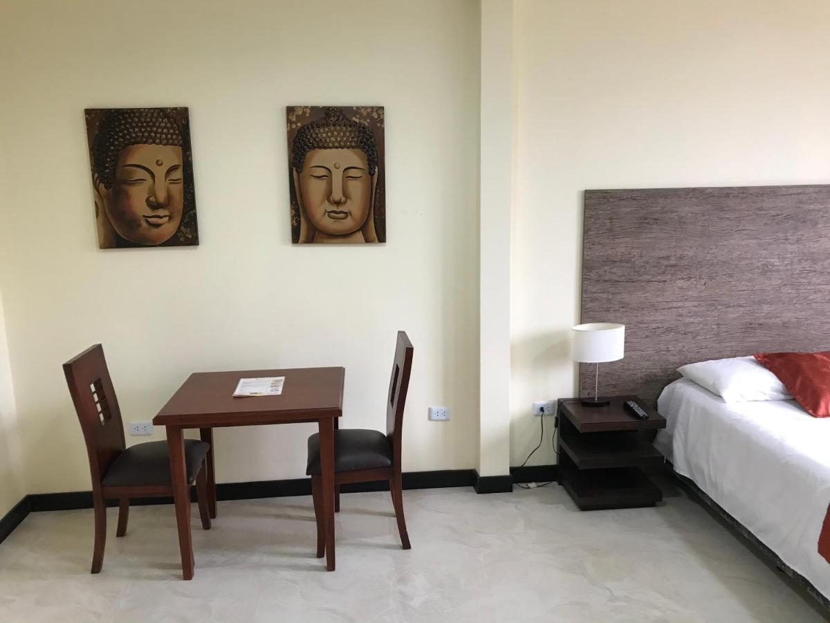 Hotel Las Mercedes Airport-Quito Tababela Eksteriør billede